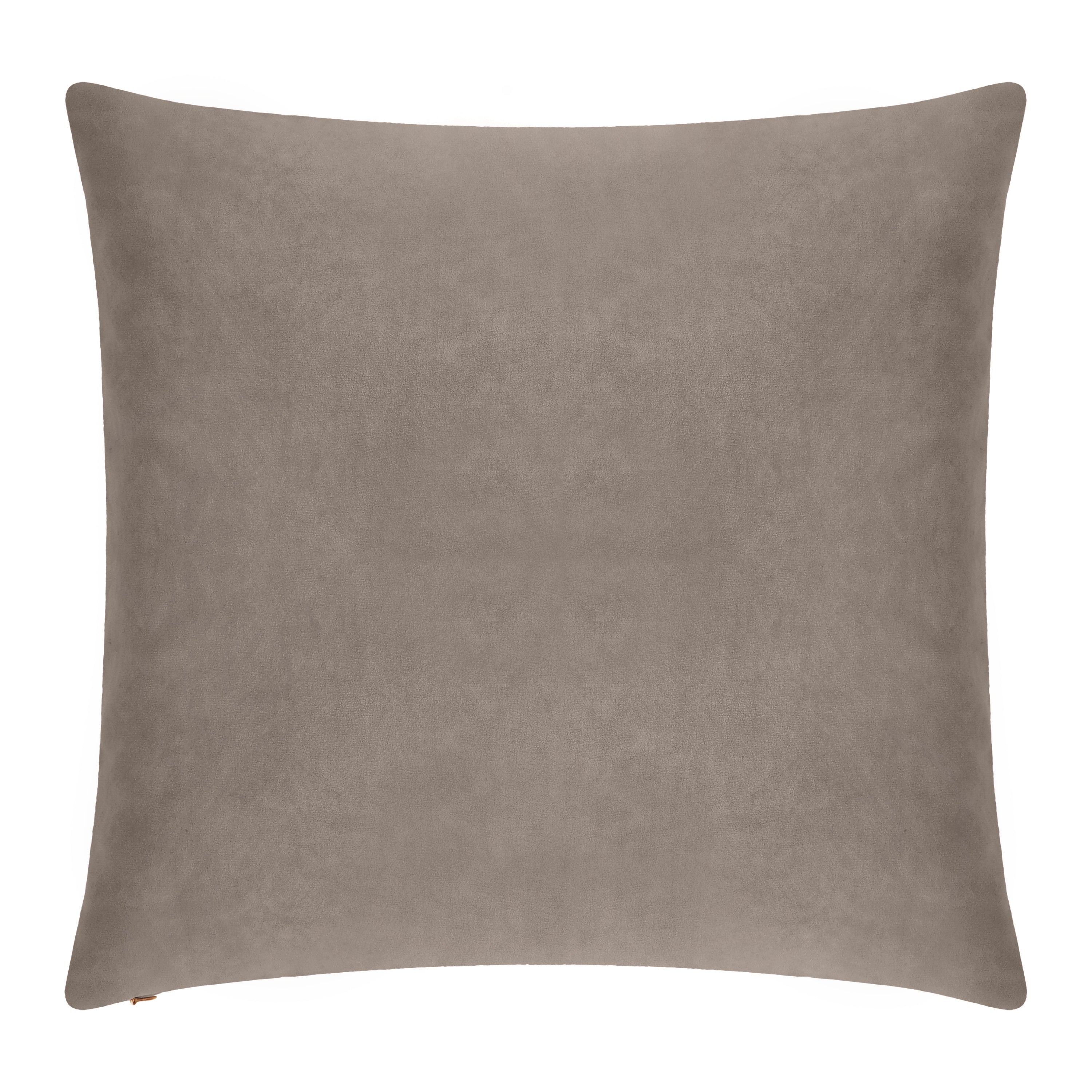 Everywhere Velvet Throw Pillow - DelaraHome