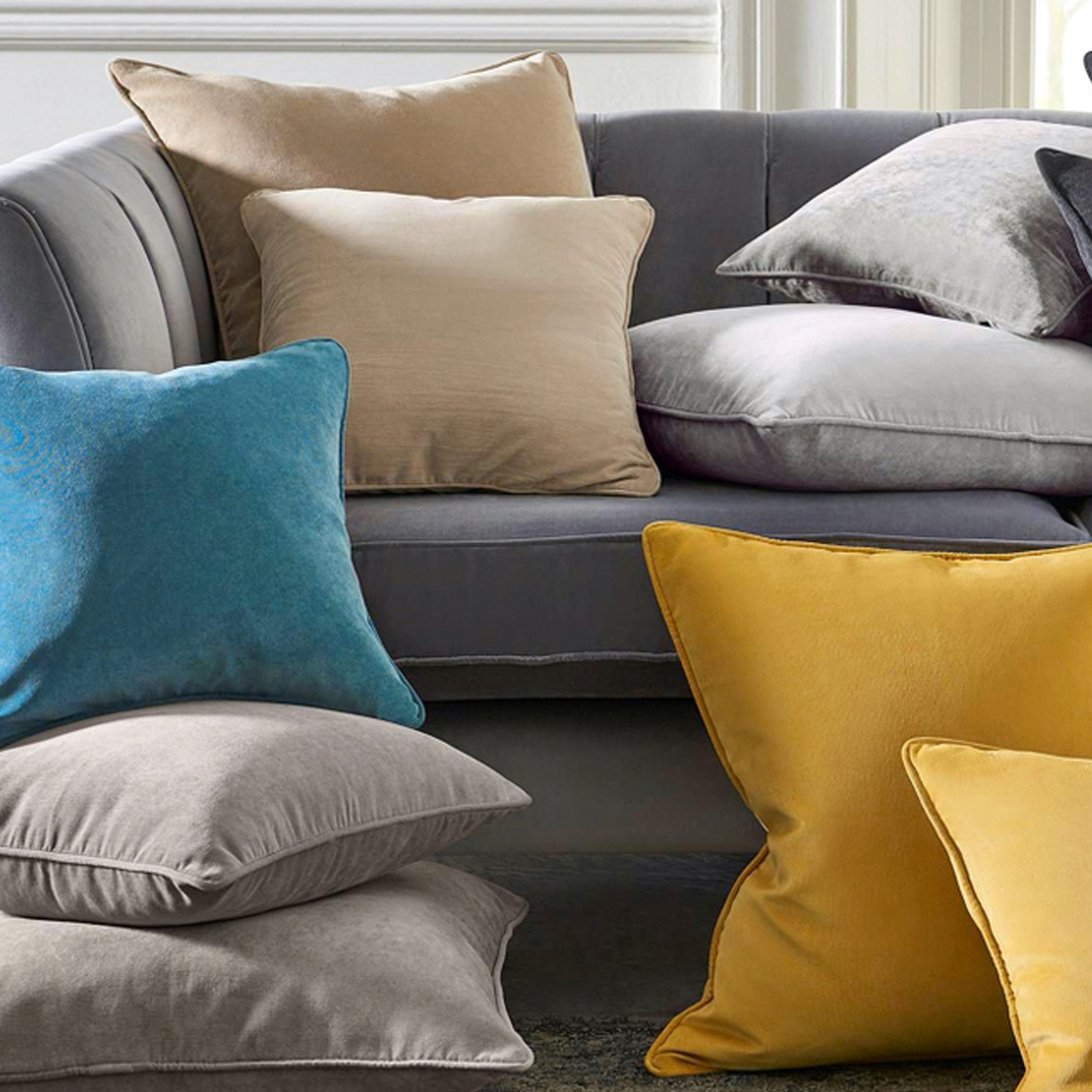 Everywhere Velvet Throw Pillow - DelaraHome